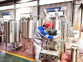 適用於餐飲行業的高配置200升精釀啤酒設備